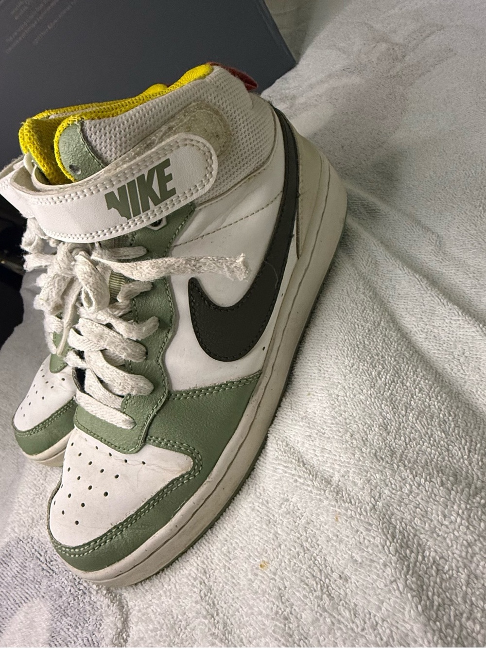 nike shoes court borough youth size 5.5